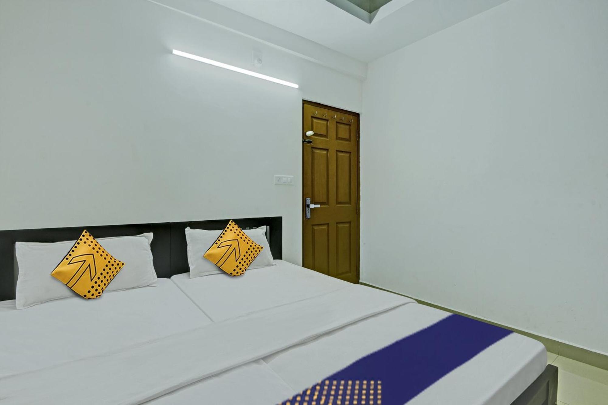 Hotel O Royal Residency Erattupetta Exterior photo